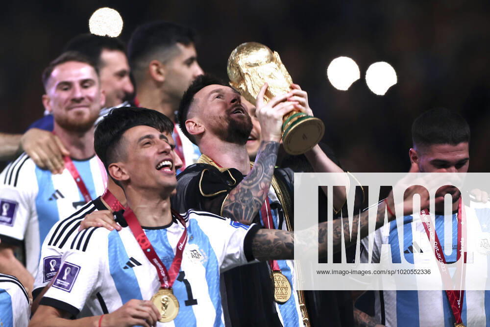 MESSI Lionel World Champion Team Argentina at the award ceremony the World Cup and his team FIFA World Cup 2022 in Qatar Final Argentina France on 18 12 2022 at Lusail Stadium DFL REGULATES PROHIBIT ANY USE OF PHOTOGRAPHS as IMAGE SEQUENCES and or QUASI VIDEO