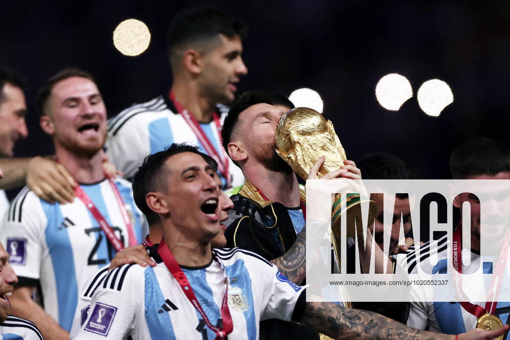 MESSI Lionel World Champion Team Argentina at the award ceremony the World Cup and his team FIFA World Cup 2022 in Qatar Final Argentina France on 18 12 2022 at Lusail Stadium DFL REGULATES PROHIBIT ANY USE OF PHOTOGRAPHS as IMAGE SEQUENCES and or QUASI VIDEO