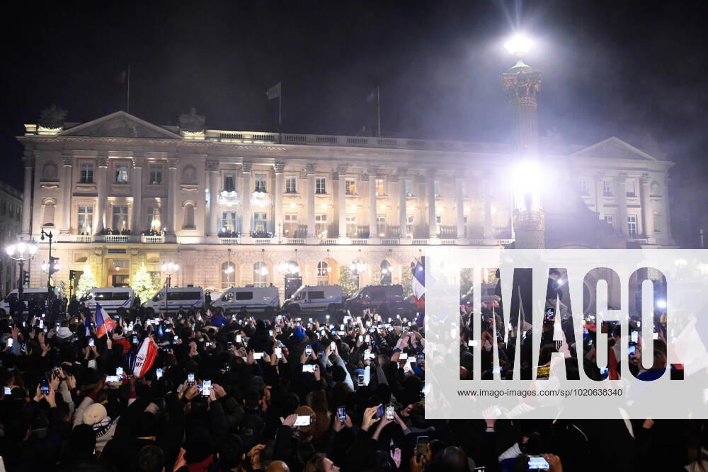 Rassemblement de l equipe de France a la Place de la Concorde - Ambiance FOOTBALL : Rassemblement de l equipe de France - Paris - 19 12 2022 FedericoPestellini Panoramic