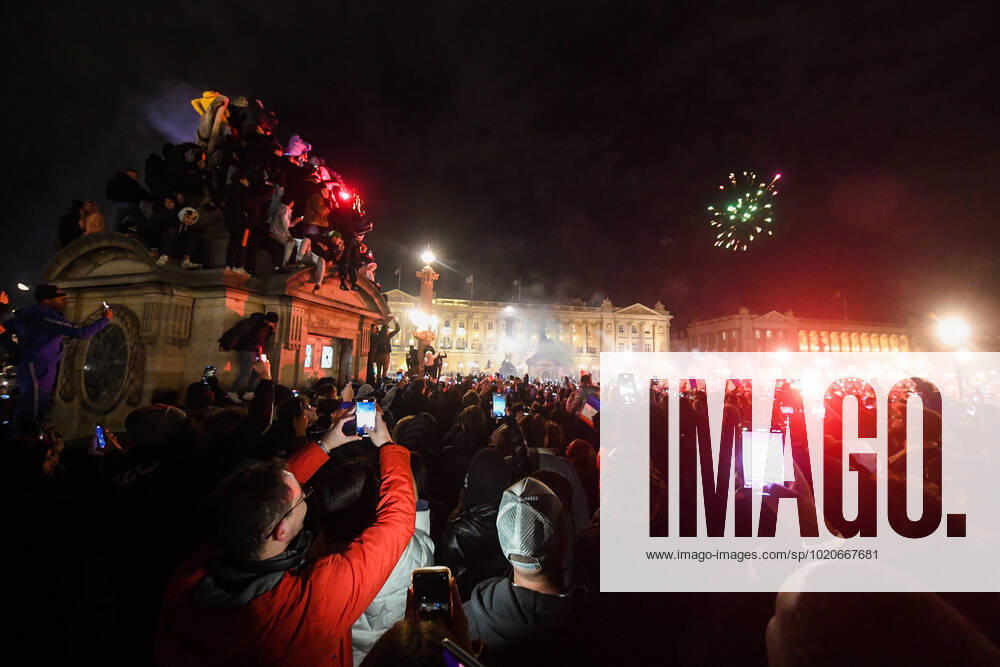 World Cup 2022: Les Bleus et les supporters place de la Concorde, Paris, France, on December 19th, 2022. 19 12 2022-Paris, FRANCE. 287029 2022-12-19 PARIS France