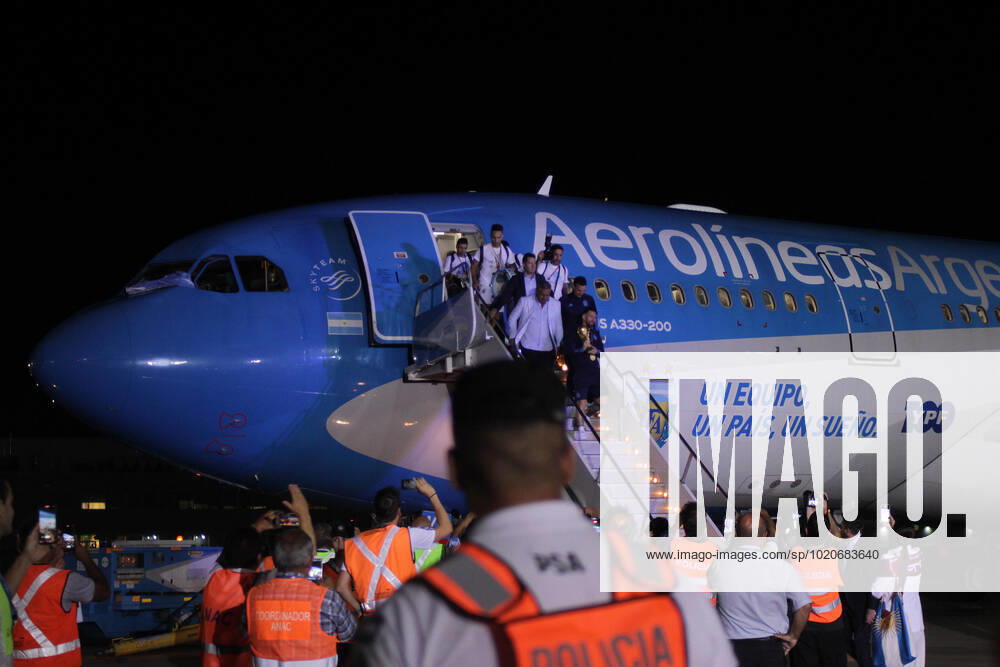 Arrival Of The Argentine Team Argentine national team, Nationalteam arrived at Ezeiza Airport on Aerolineas Argentina after their victory against France in the FIFA World Cup, WM, Weltmeisterschaft, Fussball in Buenos Aires, Argentina, on December 20, 2022 BUENOS AIRES BUENOS AIRES Argentina