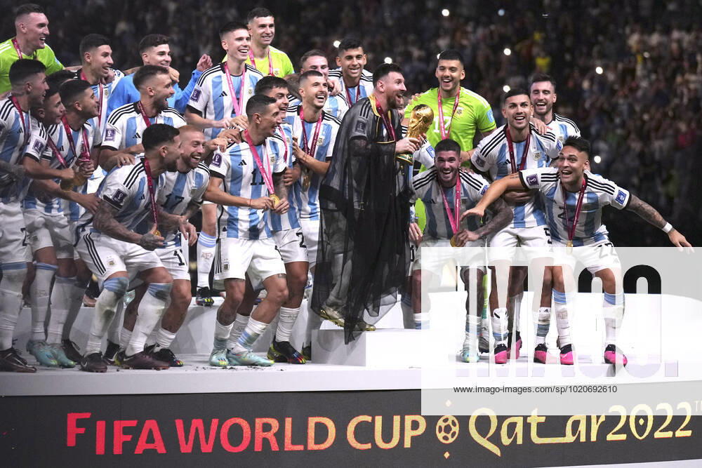 MESSI Lionel World Champion Team Argentina at the award ceremony the World Cup and his team FIFA World Cup 2022 in Qatar Final Argentina France on 18 12 2022 at Lusail Stadium DFL REGULATES PROHIBIT ANY USE OF PHOTOGRAPHS as IMAGE SEQUENCES and or QUASI VIDEO