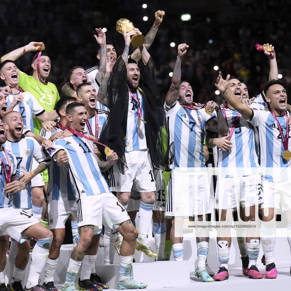 MESSI Lionel World Champion Team Argentina at the award ceremony the World Cup and his team FIFA World Cup 2022 in Qatar Final Argentina France on 18 12 2022 at Lusail Stadium DFL REGULATES PROHIBIT ANY USE OF PHOTOGRAPHS as IMAGE SEQUENCES and or QUASI VIDEO
