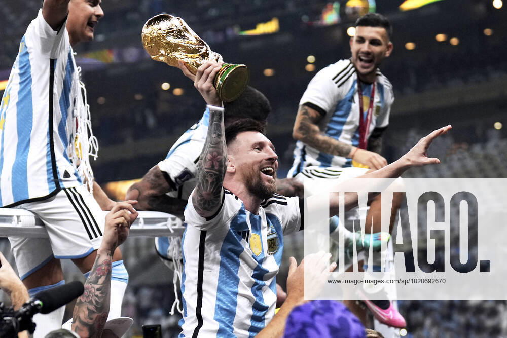 MESSI Lionel World Champion Team Argentina at the award ceremony the World Cup FIFA World Cup 2022 in Qatar Final Argentina France on 18 12 2022 at Lusail Stadium DFL REGULATES PROHIBIT ANY USE OF PHOTOGRAPHS as IMAGE SEQUENCES and or QUASI VIDEO