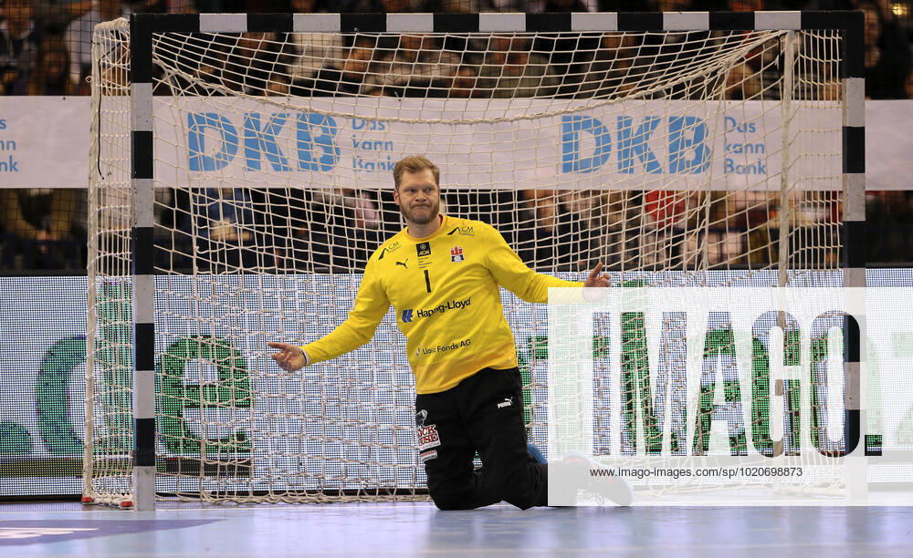 Photo devastated is goalkeeper Johannes Bitter HSV Handball Men on 27 11 2022 1 Bundesliga HSV Hamburg FC Magdeburg 28 30