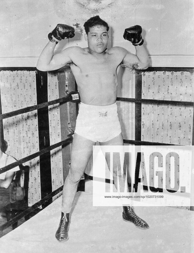 Brown bomber , Louis and Max Schneling meet tomorrow night . Tomorrow night ( Thursday ) , Joe Louis , America s Brown Bomber , and Max Schmeling of Germany , former heavyweight champion of the world meet at the Yankee Stadium , New York , in a fight which will probaly give the victor the right to meet James J Braddock for the world title . Although Louis is the favourite experts predict that Schmelling is capablle of putting up a stiff resistence . Photo shows , a new picture of Joe Louis , America s Brown Bomber in his gymnasium during training for his fight . 17 June 1936 United Kingdom England