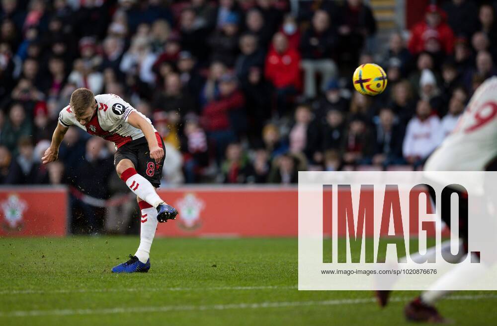 Mandatory Credit: Photo by Ian Tuttle Shutterstock (13673487t) James Ward-Prowse of Southampton takes a free kick Southampton v Brighton & Hove Albion, Premier League, Football, St Mary s Stadium, Southampton, UK - 26 Dec 2022 Southampton v Brighton & Hove Albion, Premier League, Football, St Mary s Stadium, Southampton, UK - 26 Dec 2022