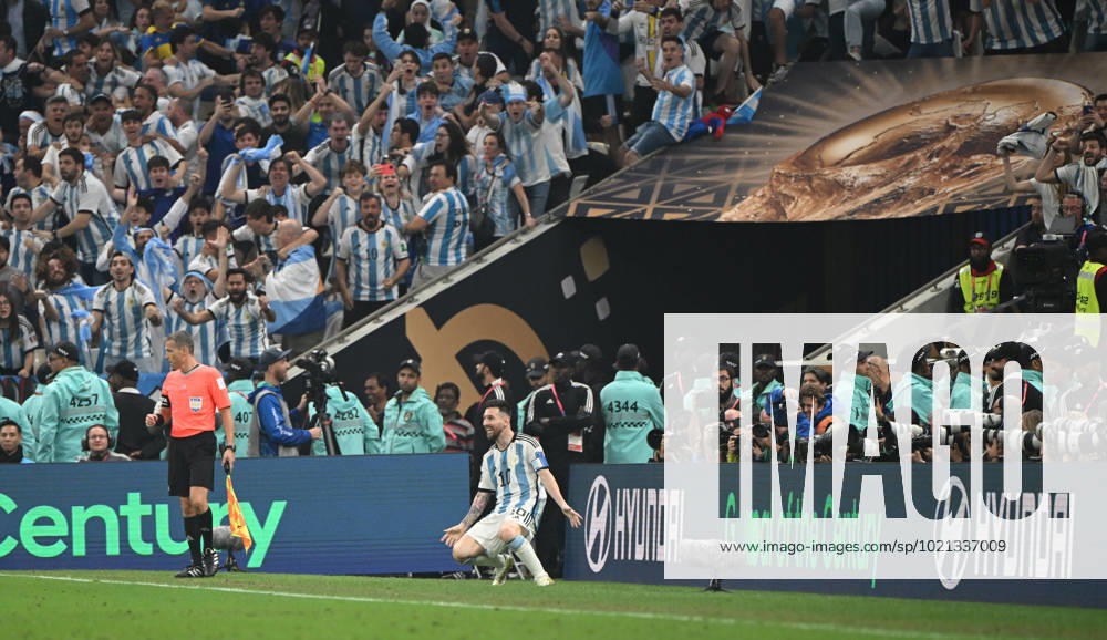 Football, men, 2022 23 season, World Cup in Qatar, final, Argentina France 2 2, 3 3 n V, 4 2 i E at Lusail Iconic Stadium in Lusail, Lionel Messi Argentina , cheering after scoring 3 2, 18 12 2022,