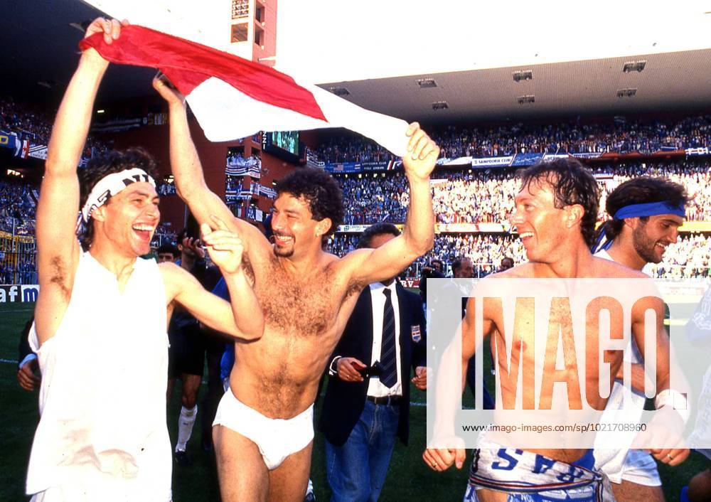 IPP19900320 Football - soccer: Serie A, U.C. Sampdoria - S.S. Lazio, gianluca vialli, Giovanni Invernizzi e moreno mannini festeggiano la vittoria del Campionato (Verwendung nur in Deutschland - GERMANY ONLY) *** IPP19900320 Football soccer Serie A, U C Sampdoria S S Lazio, gianluca vialli, Giovanni Invernizzi e moreno mannini festeggiano la vittoria del Campionato Use only in Germany GERMANY ONLY