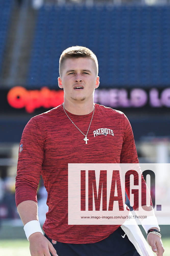 Jan 1, 2023; Foxborough, Massachusetts, USA; New England Patriots quarterback Bailey Zappe (4) warms up before a game against the Miami Dolphins in Foxborough, Massachusetts. CSM Foxborough USA - ZUMAc04_ 20230101_zaf_c04_560