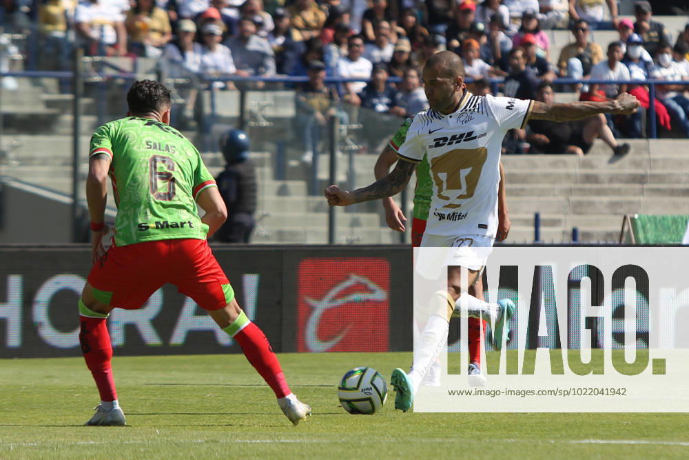 Juarez at Pumas Closing Tournament 2023 Of Mexican Football League January 8, 2023, Mexico City, Mexico: Dani Alves of Pumas (R) and Javier Salas of Juarez fight for the ball during the Pumas vs Juarez match of the closing tournament 2023 of the League MX at the University Olympic Stadium. on January 8, 2023 in Mexico City, Mexico. (Photo by Ismael Rosas Eyepix Group)