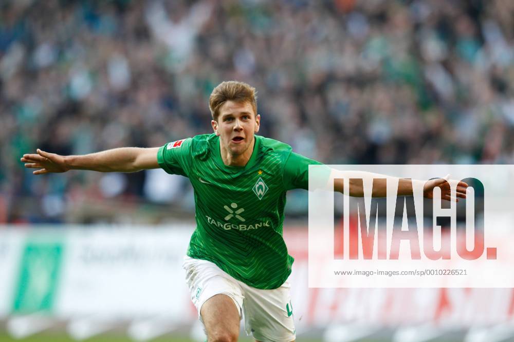 FUSSBALL - DFL, Bremen vs Augsburg BREMEN,DEUTSCHLAND,24.MAR.12 - FUSSBALL - DFL, 1. Deutsche Bundesliga, SV Werder Bremen vs FC Augsburg. Bild zeigt Niclas Füllkrug (Bremen).
