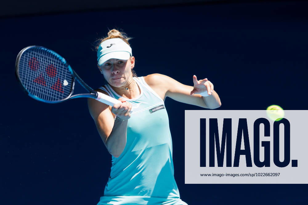 MAGDA LINETTE of Poland in action against 4th seed CAROLINE GARCIA of France on Rod Laver Arena in a Women s Singles 4th round match on day 8 of the 2023 Australian Open in Melbourne, Australia. Cal Media USA - ZUMAc04_ 20230123_zaf_c04_021