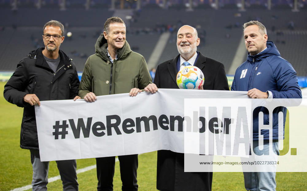 Berlin, 24 01 2023, Football, Bundesliga, 17 Matchday, Hertha BSC VfL Wolfsburg, Olympiastadion Fredi Bobic l , Managing Director of Hertha BSC, and Herthas President Kay Bernstein r with a banner with lettering WeRemember on the occasion of the international Holocaust memorial day DFL regulations and DFB regulations prohibit any use of photographs as image sequences and or quasi video, Photo Andreas Gora Hertha BSC VfL Wolfsburg