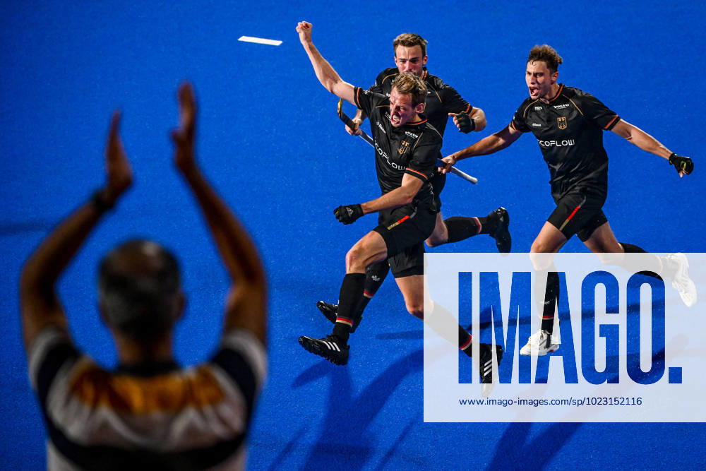 Bilder des Jahres 2023, Sport 01 Januar Feldhockey WM, Australien - Deutschland Germany s players and German Niklas Wellen celebrates after scoring during a game between Australia and Germany, a semi-final match at the 2023 Men s FIH Hockey World Cup in Bhubaneswar, India, Friday 27 January 2023. DIRKxWAEM x58815861x