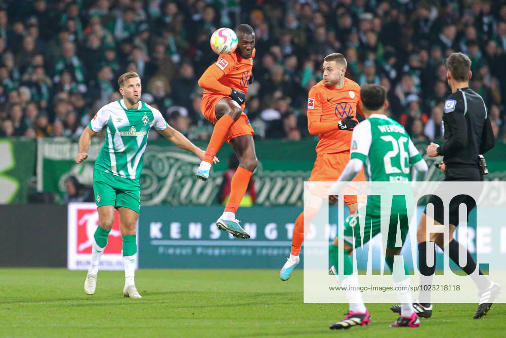 F l Niclas Füllkrug SV Werder Bremen, 11 , Josuha Guilavogui VfL Wolfsburg, 29 and Mattias Svanberg VfL Wolfsburg, 32 in header duel, header, duel, action, action, game scene, THE DFL DIRECTIVES PROHIBIT ANY USE OF PHOTOGRAPHS AS IMAGE SEQUENCES AND OR VIDEOA HNUAL PHOTOSTRACKS DFL REGULATES PROHIBIT ANY USE OF PHOTOGRAPHS AS IMAGE SEQUENCES AND OR QUASI VIDEO , 28 01 2023, Bremen Germany , Football, Bundesliga, SV Werder Bremen VfL Wolfsburg