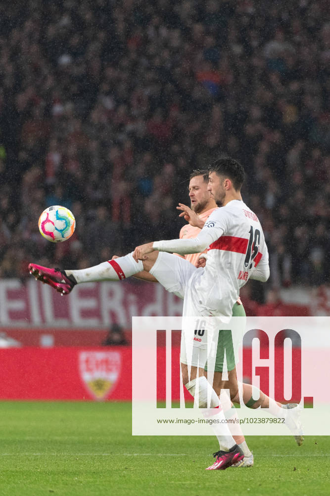 V li Niklas Fuellkrug SV Werder Bremen, 11 , Atakan Karazor VfB Stuttgart, 16 , VfB Stuttgart vs SV Werder Bremen, Football, Men, 1 Bundesliga, 19 Matchday, Season 22 23, GER, 05 02 2023, DFL DFB REGULATES PROHIBIT ANY USE OF PHOTOGRAPHS AS IMAGE SEQUENCES AND OR QUASI VIDEO, VfB Stuttgart vs SV Werder Bremen, Football, Men, 1 Bundesliga, 19 Matchday, Season 22 23, GER, 05 02 2023 Stuttgart