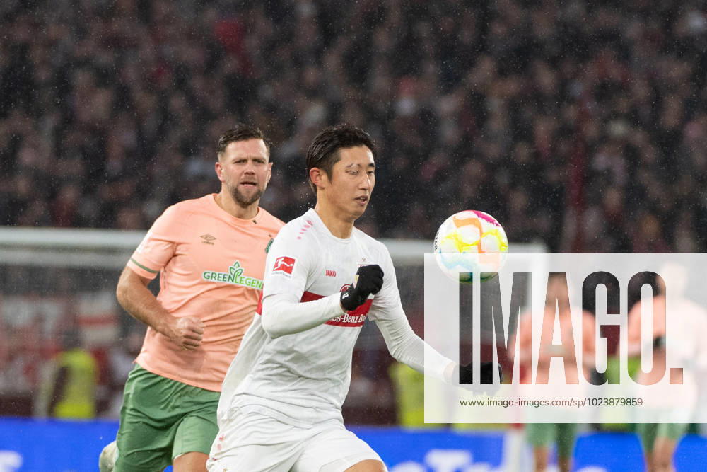V li Niklas Fuellkrug SV Werder Bremen, 11 , Hiroki Ito VfB Stuttgart, 21 , VfB Stuttgart vs SV Werder Bremen, Football, Men, 1 Bundesliga, 19 Matchday, Season 22 23, GER, 05 02 2023, DFL DFB REGULATES PROHIBIT ANY USE OF PHOTOGRAPHS AS IMAGE SEQUENCES AND OR QUASI VIDEO, VfB Stuttgart vs SV Werder Bremen, Football, Men, 1 Bundesliga, 19 Matchday, Season 22 23, GER, 05 02 2023 Stuttgart