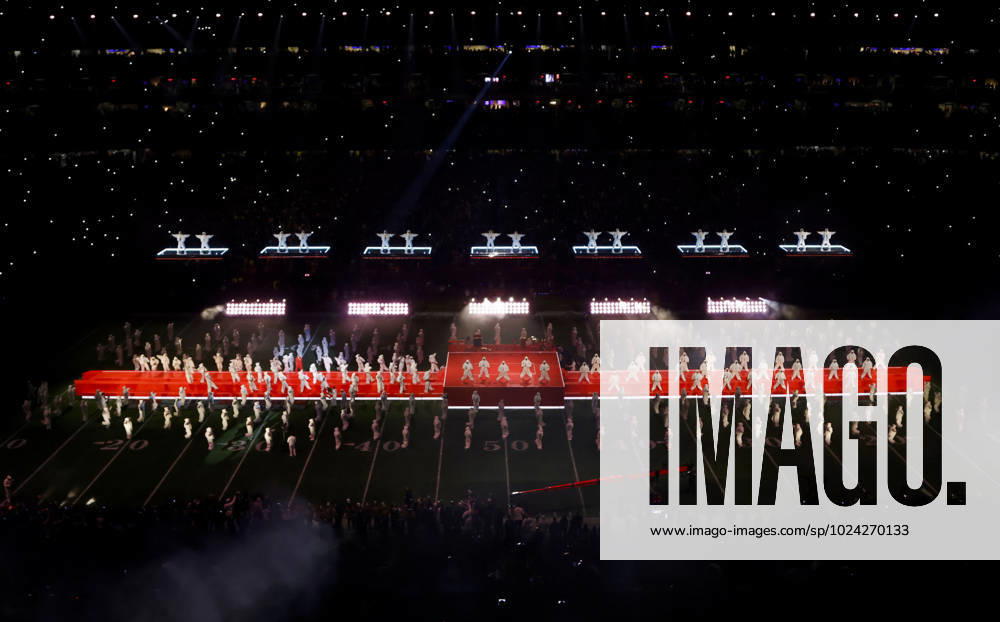 Rihanna performs during the halftime show of the NFL, American Football Herren, USA Super Bowl 57 LVII football game between the Philadelphia Eagles and the Kansas City Chiefs in Glendale, AZ on Feb 12, 2023 Mandatory Photo Credit : CSM Glendale United States of America - ZUMAc04_ 20230212_zaf_c04_271