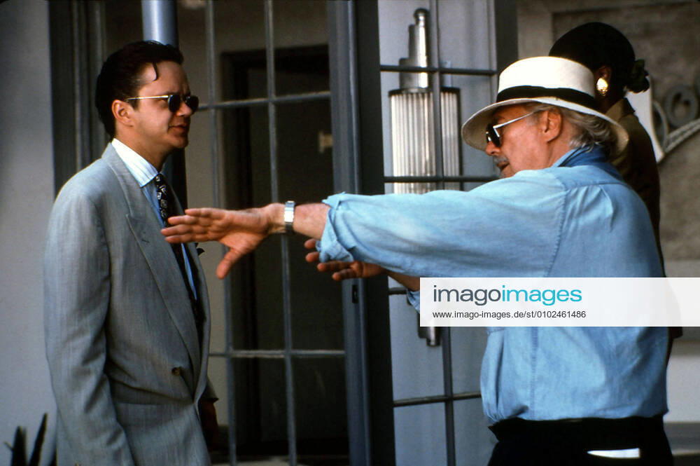 THE PLAYER TIM ROBBINS, Director ROBERT ALTMAN Date: 1992. Strictly editorial use only in conjunction with the promotion of the film. Credit line mandatory. This image is copyright of the film company and is supplied under the terms of issue as film still. No commercial or book cover use permitted without prior consent from the film company. Mandatory credit line: Image courtesy AVENUE PICTURES GUILD SPELLING ENTERTAINMENT Ronald Grant Archive Mary Evans
