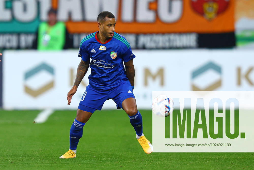 2023.02.27 Lubin Pilka nozna PKO Ekstraklasa sezon 2022 2023 KGHM Zaglebie Lubin - Miedz Legnica N z Luciano Narsingh Foto Pawel Andrachiewicz PressFocus 2023.02.27 Lubin Football Polish PKO Ekstraklasa season 2022 2023 KGHM Zaglebie Lubin - Miedz Legnica Luciano Narsingh Credit: Pawel Andrachiewicz PressFocus NEWSPIX.PL --- Newspix.pl 20230227_PF_PA025