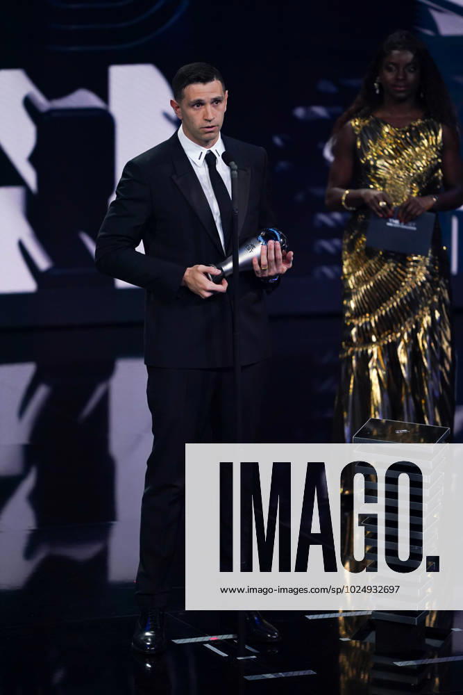 Paris, France, February 27th 2023: Emiliano Martinez winning the award for Best Men?s Goalkeeper during the The Best FIFA Football Awards 2022 at Salle Pleyel in Paris, France. (Daniela Porcelli SPP)