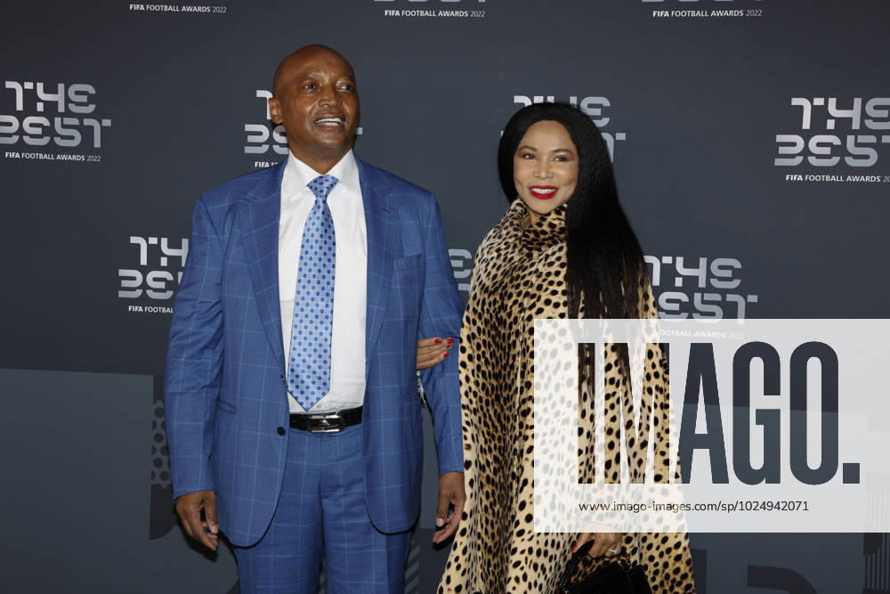 27 Fevrier 2023 : Paris, France : Patrice Motsepe, President de la C.A.F et son à pouse arrivant la la soirà e des FIFA AWARDS THE BEST 2023 à la Salle Pleyel. (Henri Szwarc Starface) 289106 2023-02-27 Paris France