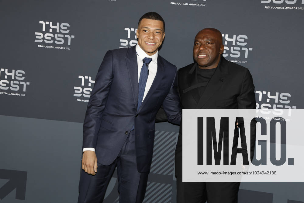 27 Fevrier 2023 : Paris, France : Kylian Mbappe zr son pere Wilfried arrivant la la soirÃ e des FIFA AWARDS THE BEST 2023 Ã la Salle Pleyel. (Henri Szwarc Starface) 289106 2023-02-27 Paris France