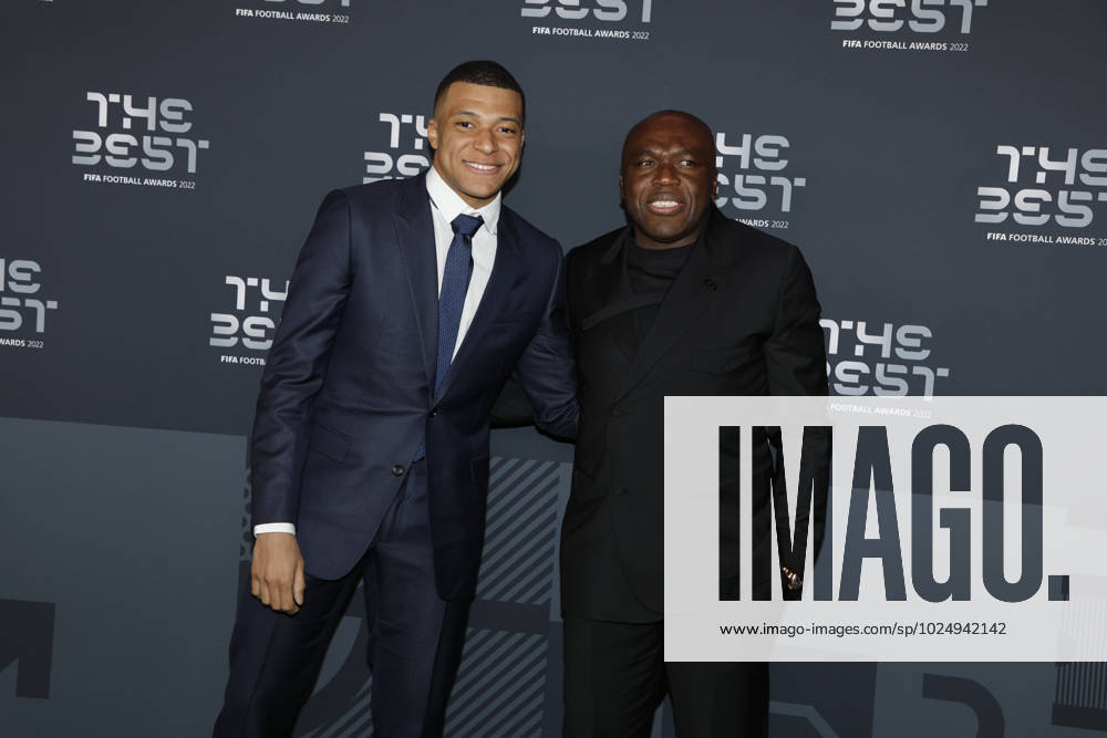 27 Fevrier 2023 : Paris, France : Kylian Mbappe zr son pere Wilfried arrivant la la soirÃ e des FIFA AWARDS THE BEST 2023 Ã la Salle Pleyel. (Henri Szwarc Starface) 289106 2023-02-27 Paris France
