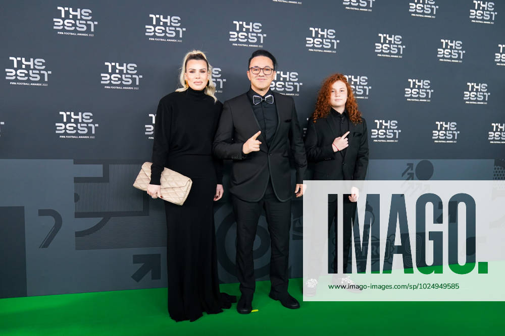 Paris, France, February 27th 2023: RedOne (Nadir Khayat - is a Moroccan singer, songwriter, record producer, and record executive - with his family on the green carpet at arrival during the The Best FIFA Football Awards 2022 at Salle Pleyel in Paris, France. (Daniela Porcelli SPP)