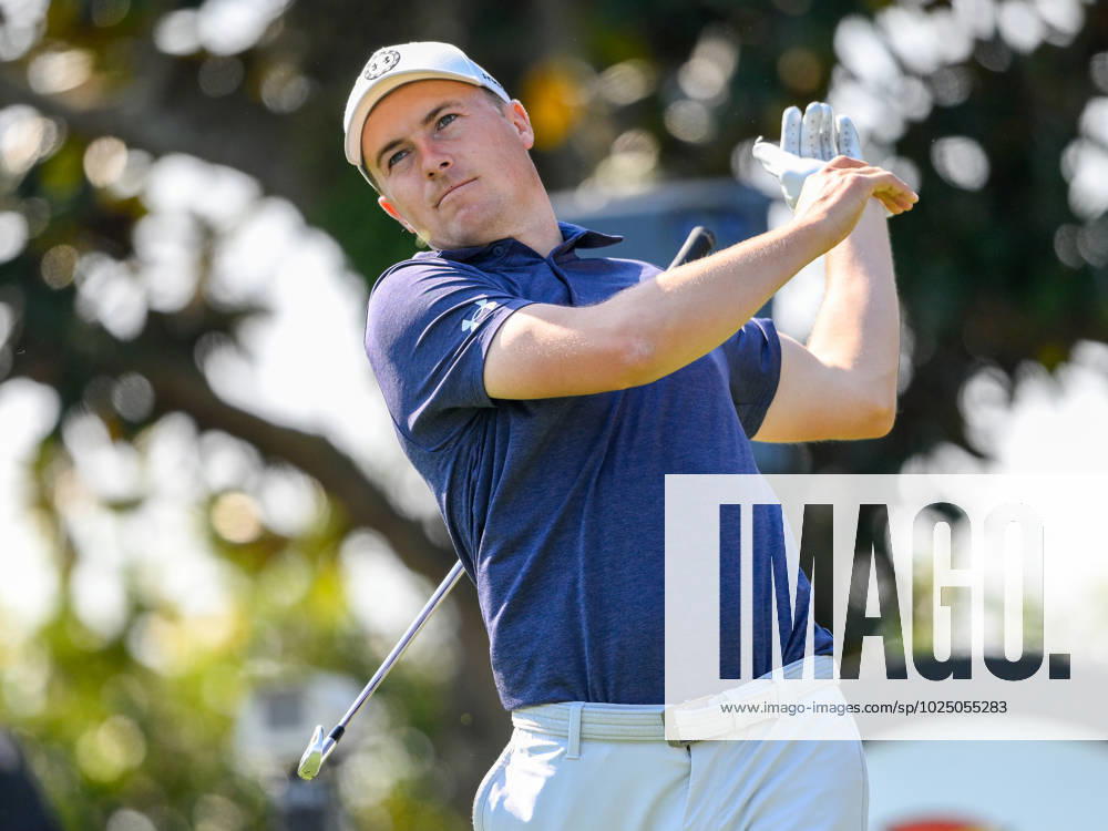 Jordan Spieth lets go of his club in reaction to his tee shot on 2 during the first round of the Arnold Palmer Invitational presented by Mastercard held at Arnold Palmer s Bay Hill Club & Lodge in Orlando, FL. Romeo T Guzman CSM. Orlando USA - ZUMAcg2_ 20230302_zaf_cg2_001