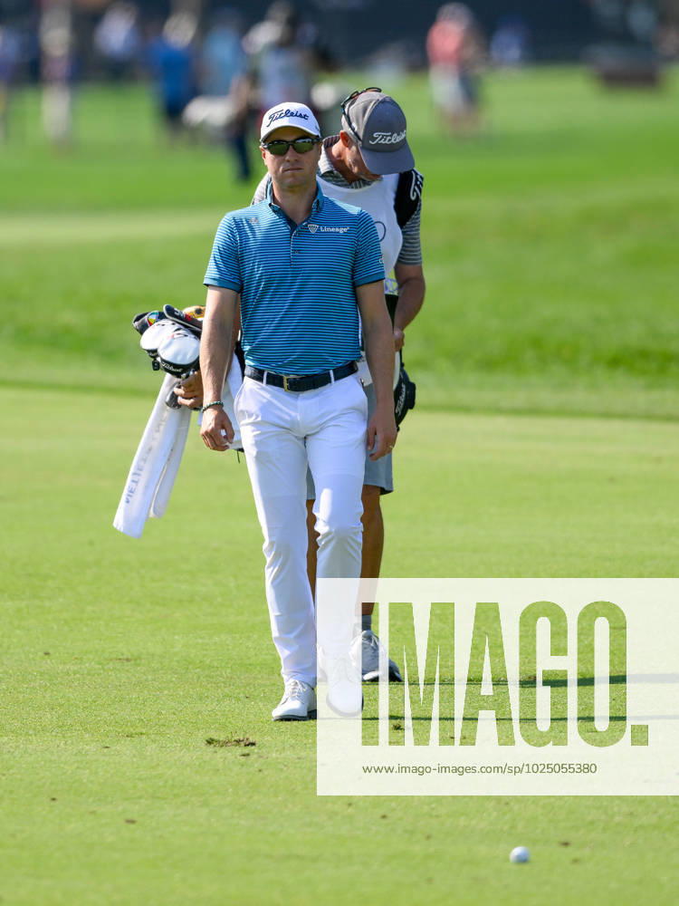 Justin Thomas approaches his ball on 1 during the first round of the Arnold Palmer Invitational presented by Mastercard held at Arnold Palmer s Bay Hill Club & Lodge in Orlando, FL. Romeo T Guzman CSM. Orlando USA - ZUMAcg2_ 20230302_zaf_cg2_008