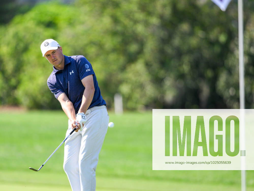 Jordan Spieth cips up to 1 green during the first round of the Arnold Palmer Invitational presented by Mastercard held at Arnold Palmer s Bay Hill Club & Lodge in Orlando, FL. Romeo T Guzman CSM. Orlando USA - ZUMAcg2_ 20230302_zaf_cg2_023
