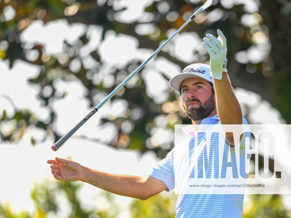 Cameron Young throws up his club in reaction to his tee shot on 2 during the first round of the Arnold Palmer Invitational presented by Mastercard held at Arnold Palmer s Bay Hill Club & Lodge in Orlando, FL. Romeo T Guzman CSM. Orlando USA - ZUMAcg2_ 20230302_zaf_cg2_046