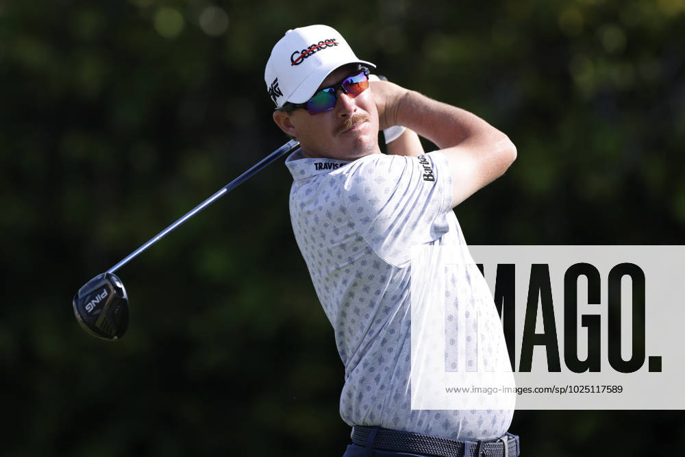 ORLANDO, FL - MARCH 03: Joel Dahmen of the United States hits a drive at the 9th hole during the second round of the Arnold Palmer Invitational presented by Mastercard at Arnold Palmer Bay Hill Golf Course on March 3, 2023 in Orlando, Florida. (Photo by Joe Robbins Icon Sportswire) GOLF: MAR 03 PGA, Golf Herren - Arnold Palmer Invitational presented by Mastercard Icon5732303030212