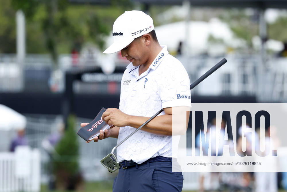 ORLANDO, FL - MARCH 03: PGA, Golf Herren golfer Kurt Kitayama looks at his yardage book on the 9th hole during the second round of the Arnold Palmer Invitational on March 3, 2023 at Arnold Palmer s Bay Hill Club and Lodge in Orlando, Florida. (Photo by Brian Spurlock Icon Sportswire) GOLF: MAR 03 PGA - Arnold Palmer Invitational presented by Mastercard Icon23030318