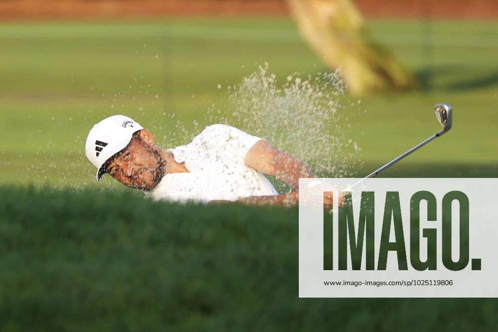 ORLANDO, FL - MARCH 03: PGA, Golf Herren golfer Xander Schauffele hits out of a fairway bunker on the 10th hole during the second round of the Arnold Palmer Invitational on March 3, 2023 at Arnold Palmer s Bay Hill Club and Lodge in Orlando, Florida. (Photo by Brian Spurlock Icon Sportswire) GOLF: MAR 03 PGA - Arnold Palmer Invitational presented by Mastercard Icon23030320