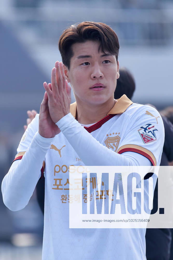2023 K League 1 ( Suwon FC vs Pohang Steelers - 2023 03 04 ) SUWON, SOUTH KOREA, MAR 04: Lee Ho-jae of Pohang Steelers celebrates the 2-1 win against Suwon FC after the K League 1 match between Suwon FC and Pohang Steelers at the Suwon Sports Complex in Suwon, South Korea, on March 04, 2023. Suwon the Suwon Sports Complex South Korea 7763_268756