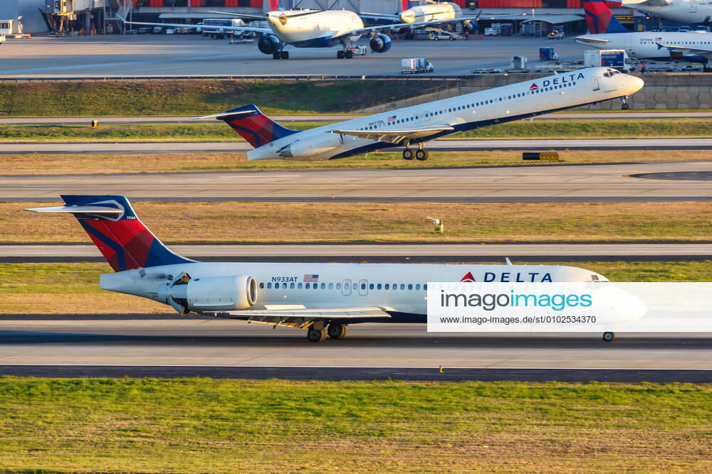 A Boeing 717, 200 Delta Air Lines aircraft with registration mark N933AT at Atlanta ATL airport in the United States 1084200331