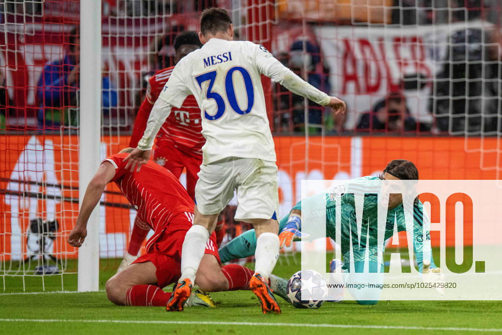 Matthijs de Ligt, Alphonso Boyle Davies FC Bayern Muenchen , Lionel Messi Paris St Germain and goalkeeper Yann Sommer FC Bayern Muenchen Germany, Munich, 08 03 2023, football, UEFA Champions League FC Bayern Muenchen vs Paris Saint German, 2022 2023 season, Round of 16, Allianz Arena Foto A2 Bildagentur Peter Hartenfelser