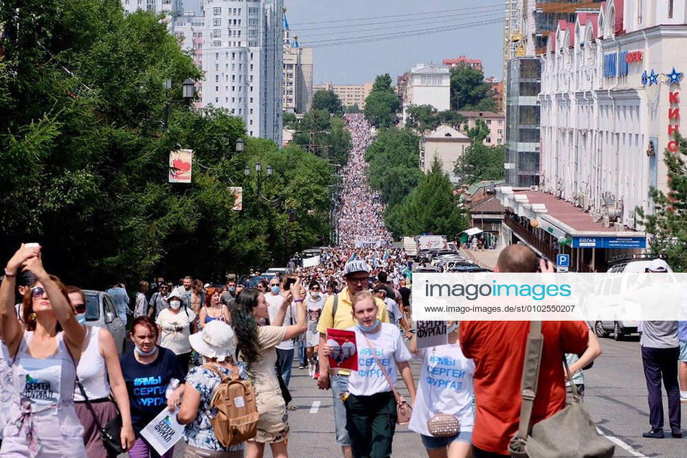 Citizens hold a rally in support of Khabarovsk Territory Governor Furgal recently taken into police custody over allegations of involvement in murders. Dmitry Morgulis TASS TS0E076D