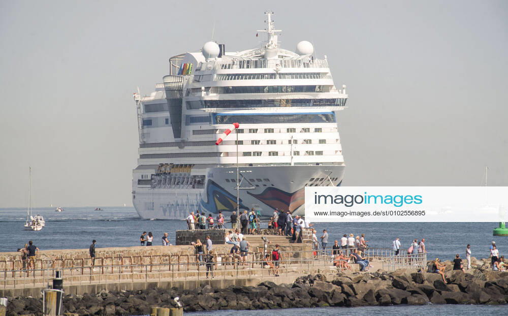 The cruise liner AIDAmar passes the pier off Warnemünde The shipping company Aida Cruises is preparing the restart of the cruise season for Rostock Today the ships AIDAmar and AIDAblu moored at the overseas port of Rostock at around 12 August t