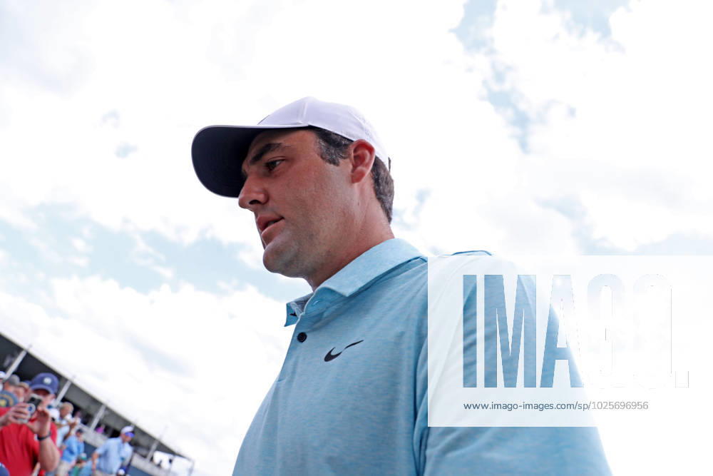 PONTE VEDRA BEACH, FL - MARCH 12: PGA, Golf Herren player Scottie Scheffler walks off the 9th green on March 12, 2023, during THE PLAYERS Championship at TPC Sawgrass in Ponte Vedra Beach, Florida. (Photo by Brian Spurlock Icon Sportswire) GOLF: MAR 12 PGA - THE PLAYERS Championship Icon230312089