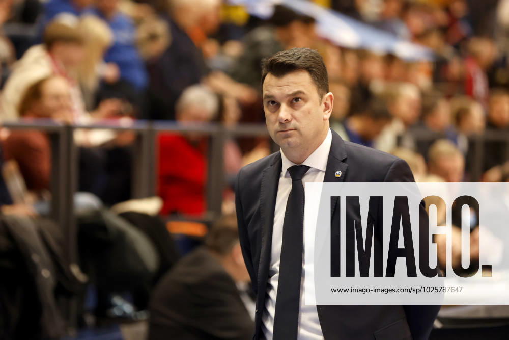 easyCredit Basketball Bundesliga, BBL, season 2022 2023, men, Syntainics MBC Alba Berlin, Israel Gonzalez Headcoach , Alba Berlin Weißenfels Stadthalle Sachsen Anhalt Germany