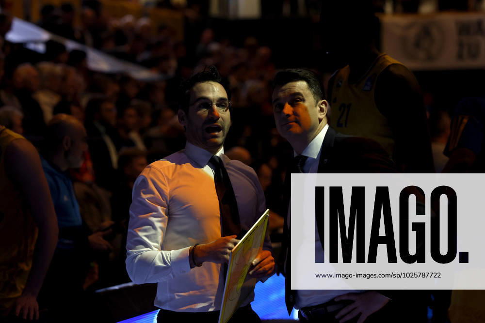 easyCredit Basketball Bundesliga, BBL, season 2022 2023, men, Syntainics MBC Alba Berlin, Thomas Päch Assistant Coach , Alba Berlin, Israel Gonzalez Headcoach , Alba Berlin Weißenfels Stadthalle Sachsen Anhalt Germany