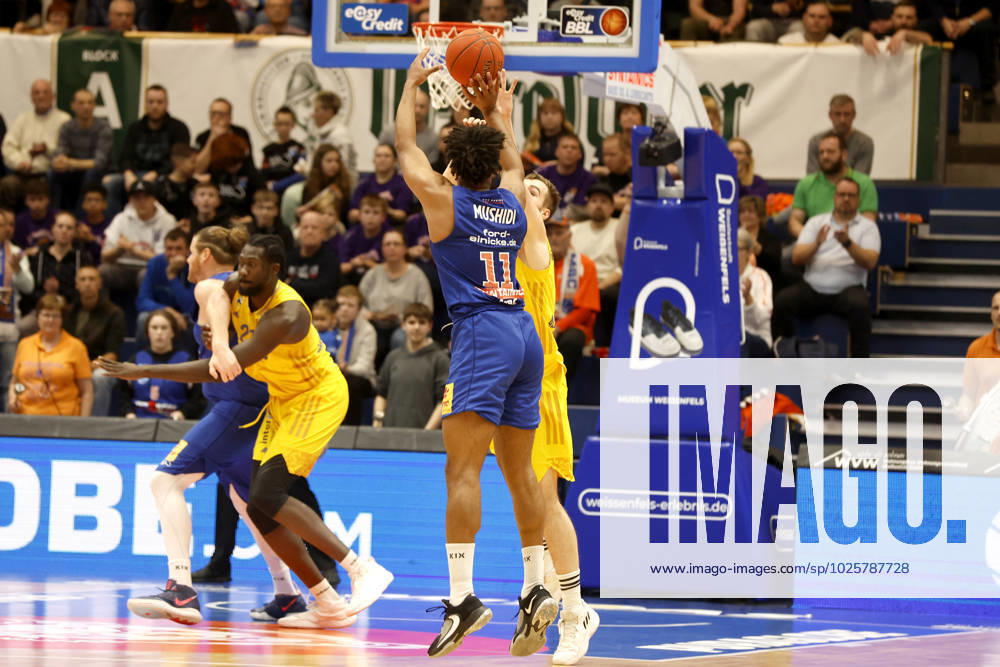 easyCredit Basketball Bundesliga, BBL, season 2022 2023, men, Syntainics MBC Alba Berlin, 11, Kostja Mushidi, Syntainics MBC Weißenfels Stadthalle Sachsen Anhalt Germany