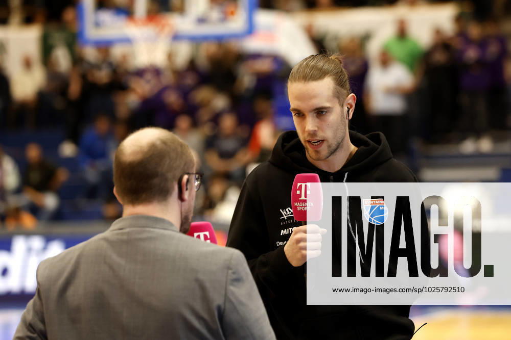 easyCredit Basketball Bundesliga, BBL, season 2022 2023, men, Syntainics MBC Alba Berlin, 4, Mario Ihring, Syntainics MBC in conversation with Magenta Sport TV Weißenfels Stadthalle Sachsen Anhalt Germany