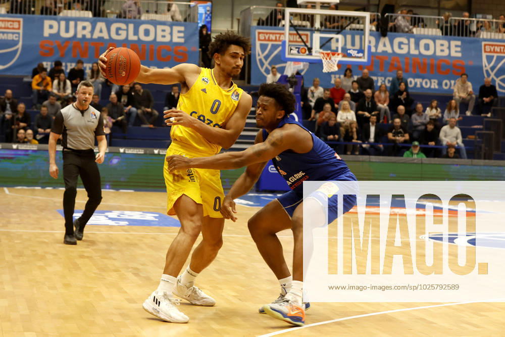 easyCredit Basketball Bundesliga, BBL, season 2022 2023, men, Syntainics MBC Alba Berlin, 0, Maodo Lo, Alba Berlin, 15, Stephon Jelks, Syntainics MBC Weißenfels Stadthalle Sachsen Anhalt Germany
