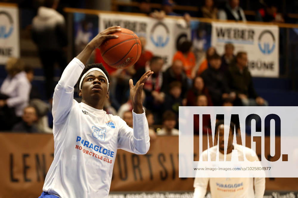 easyCredit Basketball Bundesliga, BBL, season 2022 2023, men, Syntainics MBC Alba Berlin, 55, Ralph Hounnou, Syntainics MBC Weißenfels Stadthalle Sachsen Anhalt Germany