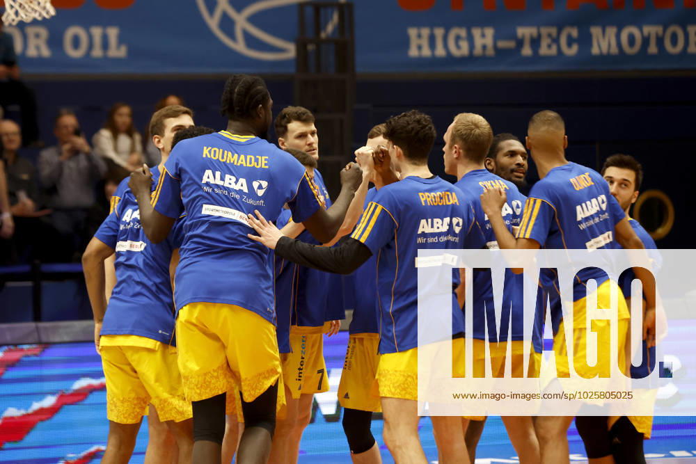 easyCredit Basketball Bundesliga, BBL, season 2022 2023, men, Syntainics MBC Alba Berlin, Schulterschluss Alba Berlin Weißenfels Stadthalle Sachsen Anhalt Germany